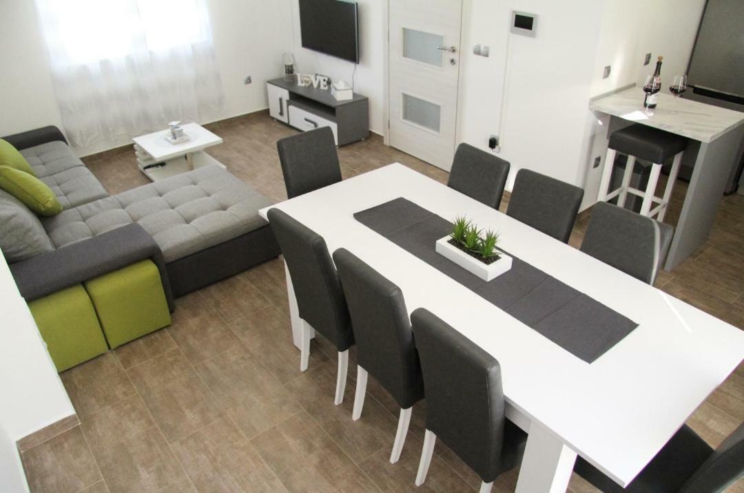Apartman Ivana Биоград-на-Мору Экстерьер фото